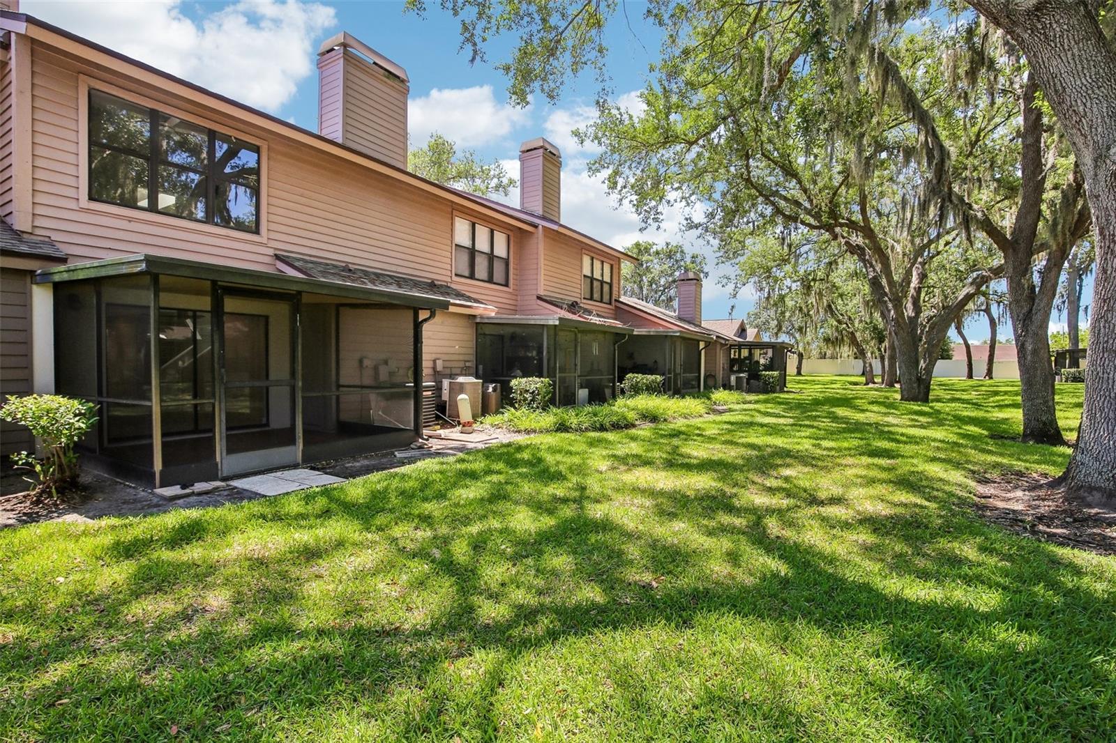 OAK PARK TWNHMS - Residential