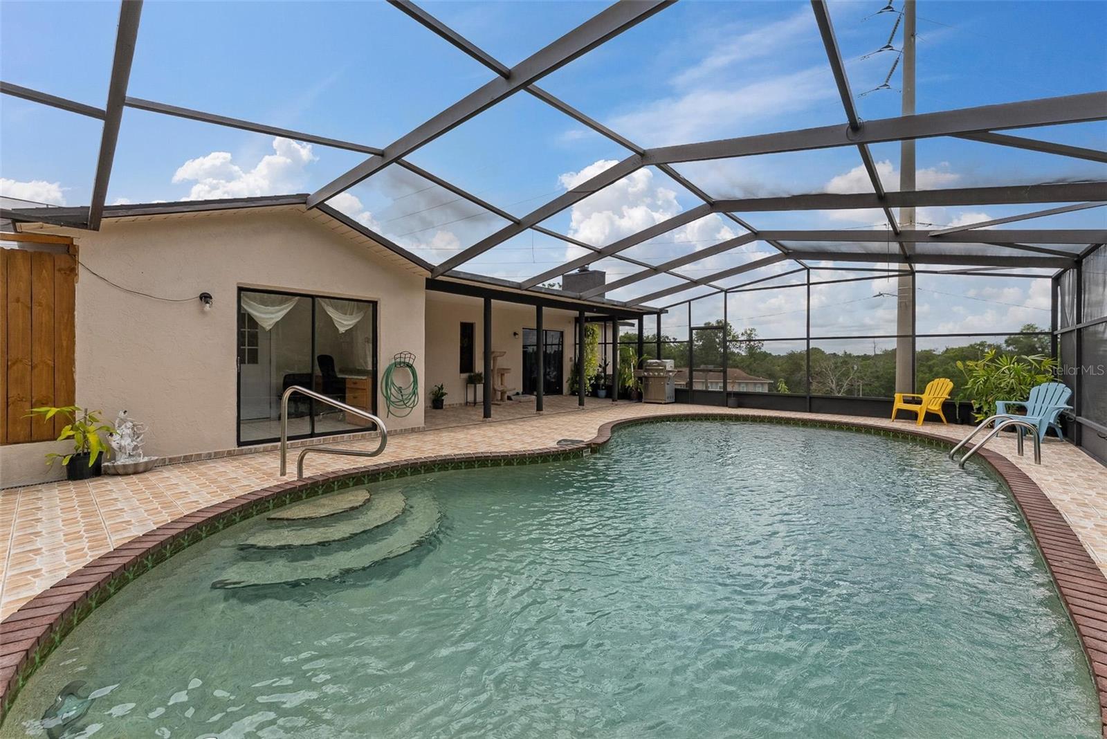 1660 E APACHE CIRCLE