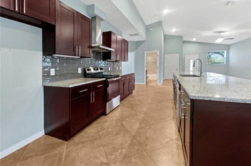 Photo of 2950 N North Oriente Avenue Avenue N #N/A, Sarasota, FL 34235 (MLS # TB8395844)
