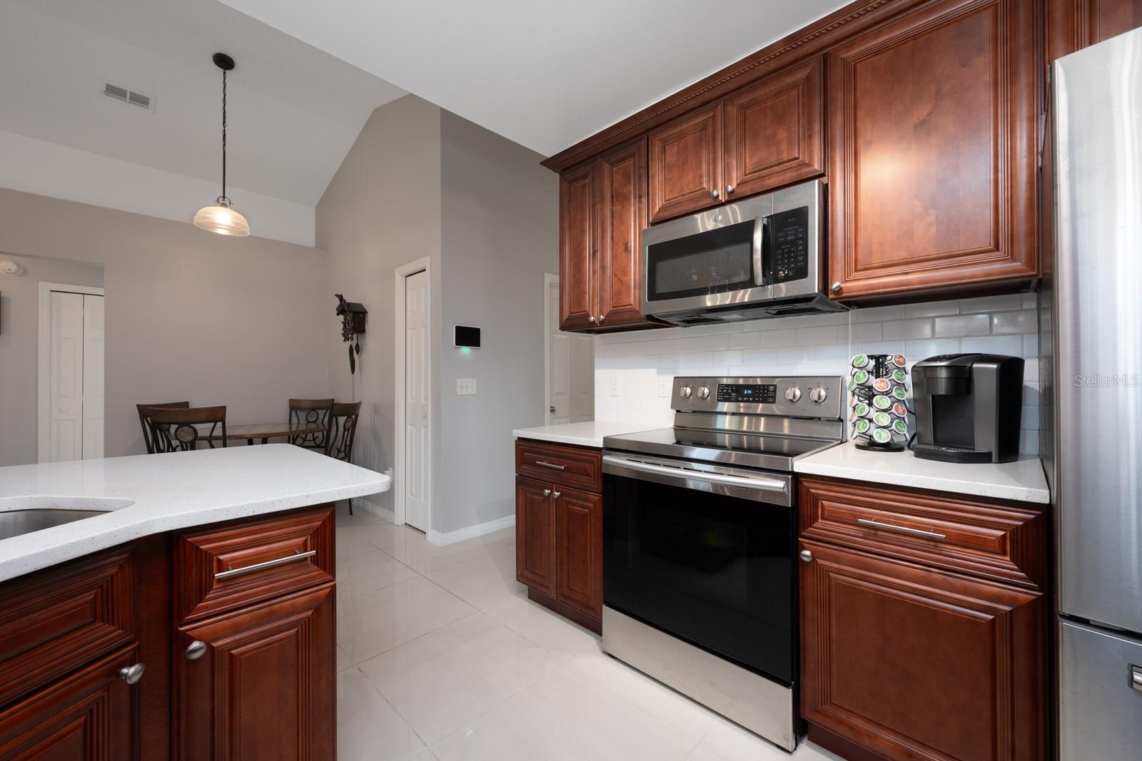 WATERSIDE - Residential