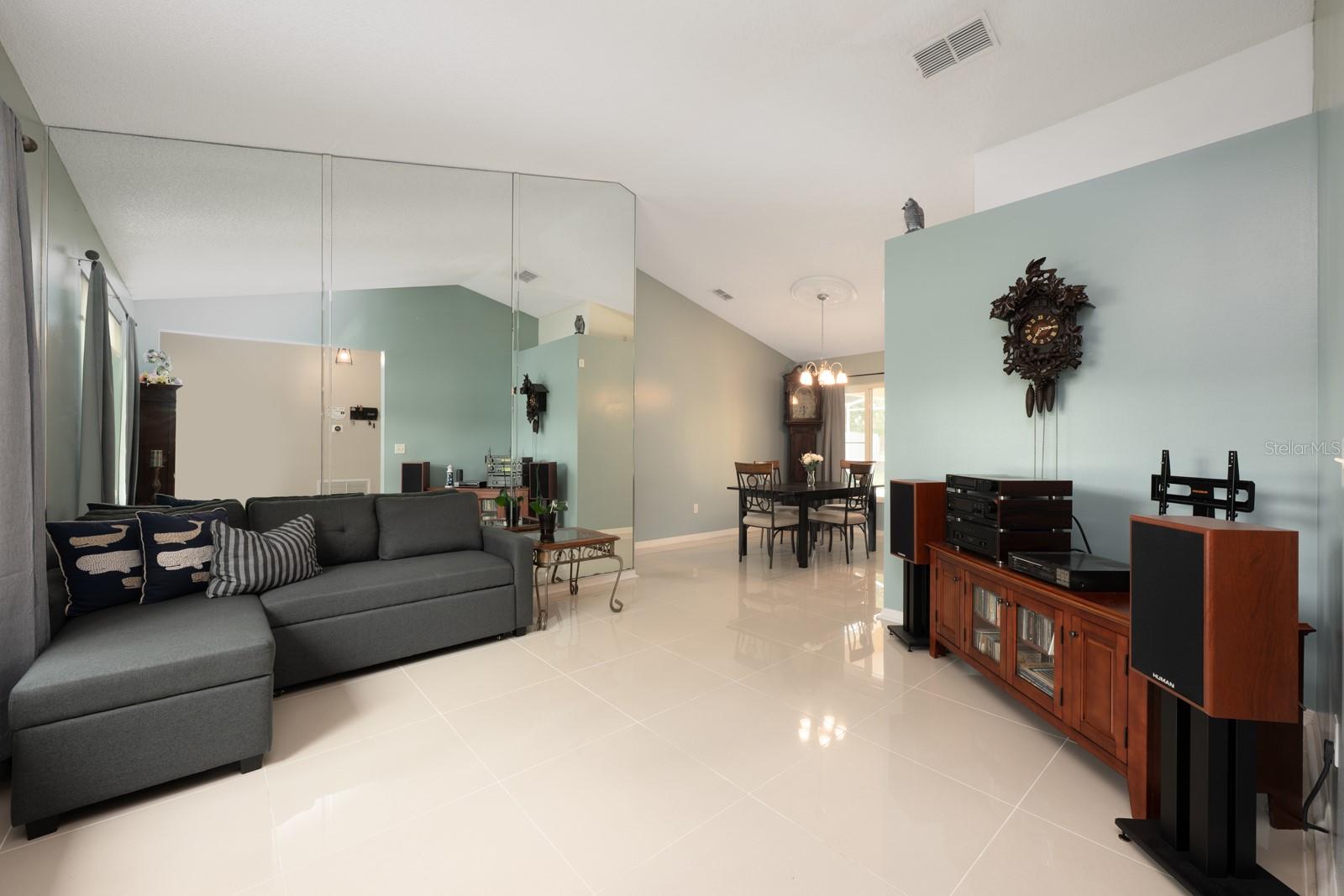 WATERSIDE - Residential