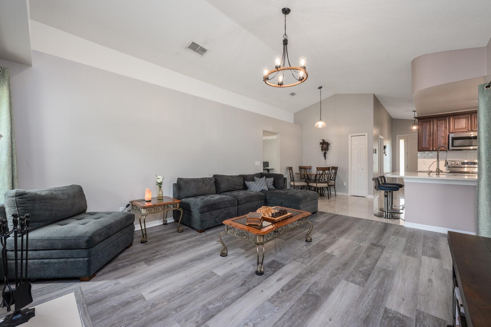 WATERSIDE - Residential