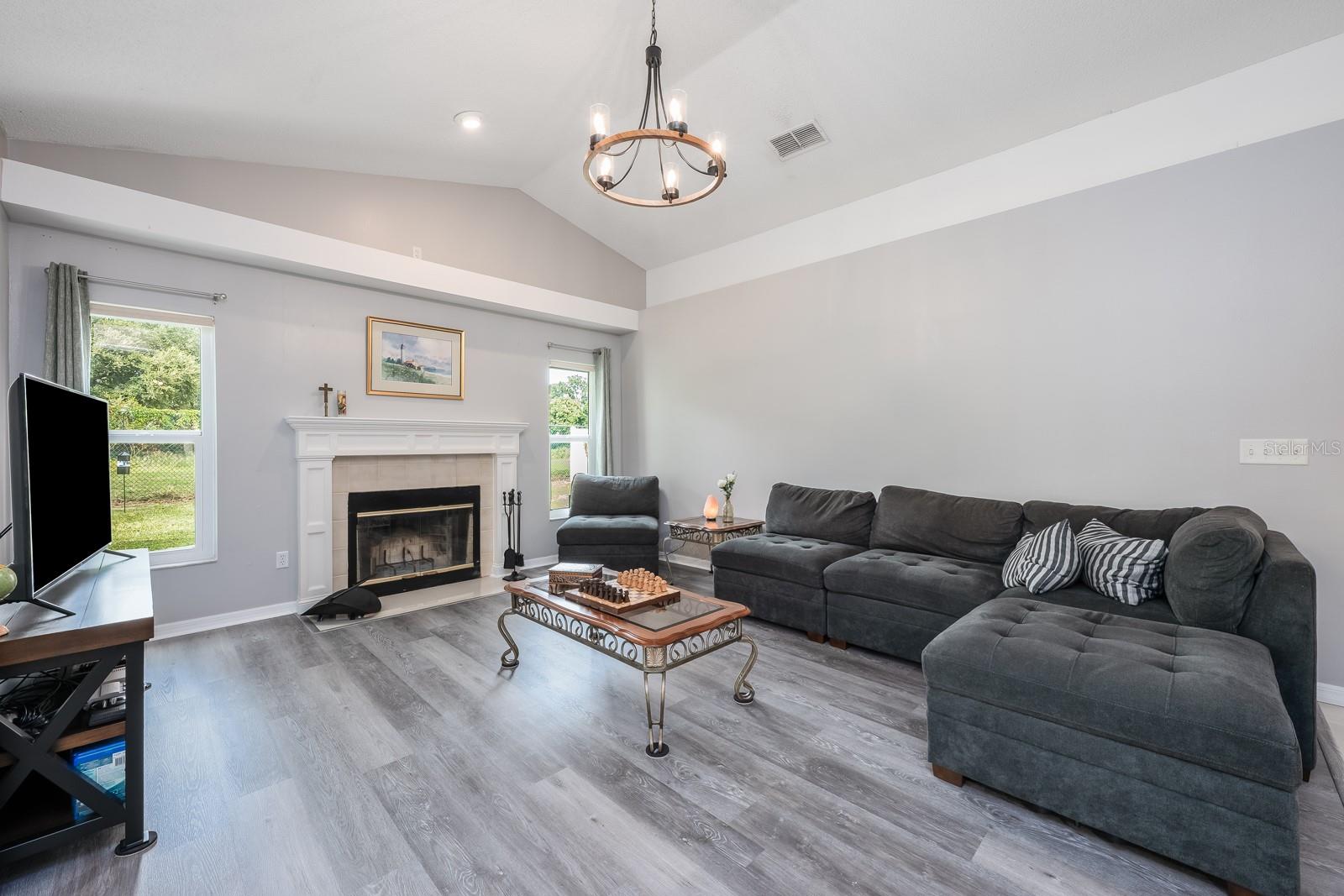 WATERSIDE - Residential