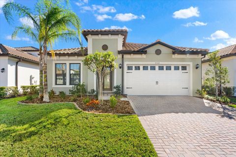 A home in PALMETTO