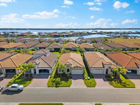 A home in PALMETTO