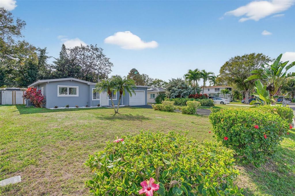 Photo of 1913 Ridgewood Drive, Clearwater, FL 33763 (MLS # TB8461335)