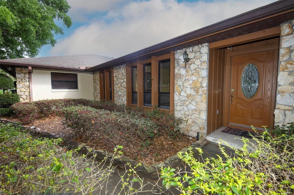 Photo of 4057 Winderlakes Drive, Orlando, FL 32835 (MLS # O6396060)