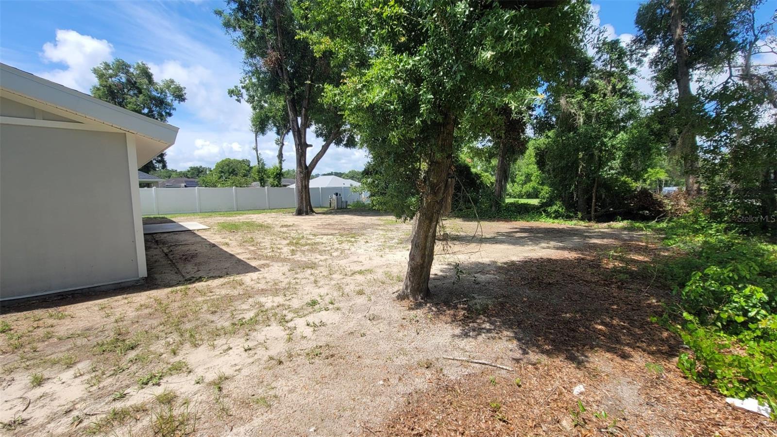 8193 - LAKE WEIR SHORES - Residential Lease