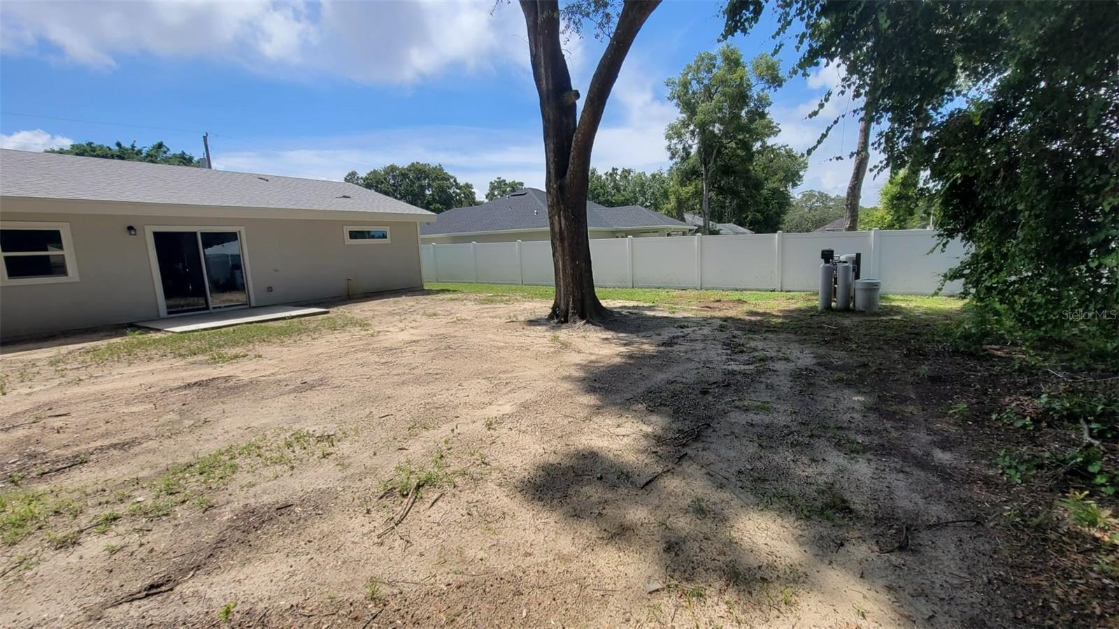 8193 - LAKE WEIR SHORES - Residential Lease