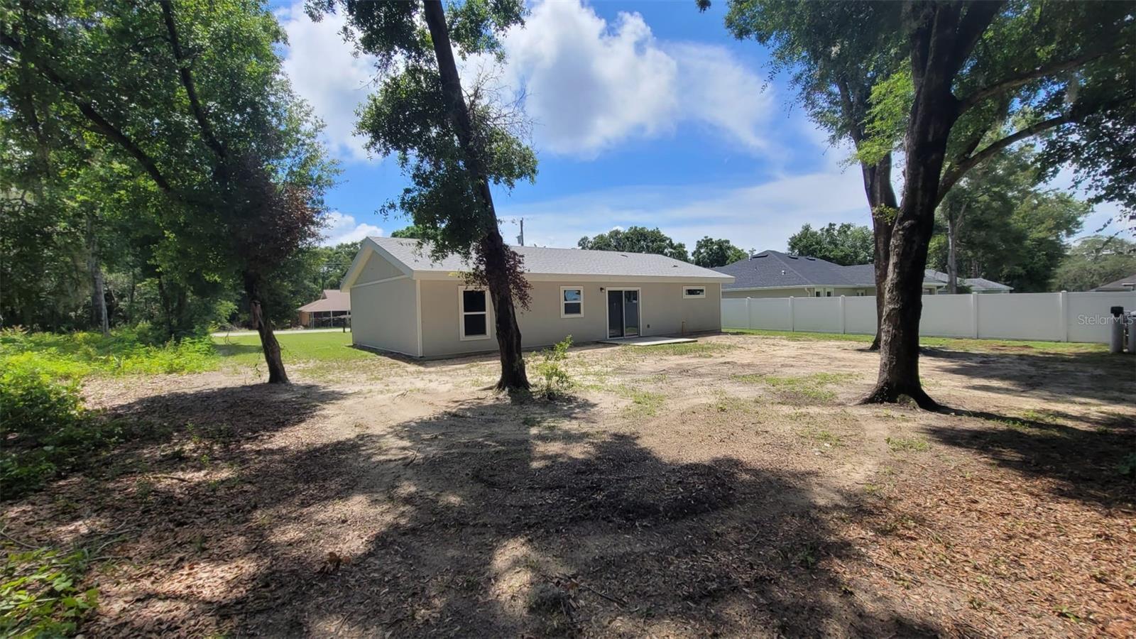 8193 - LAKE WEIR SHORES - Residential Lease