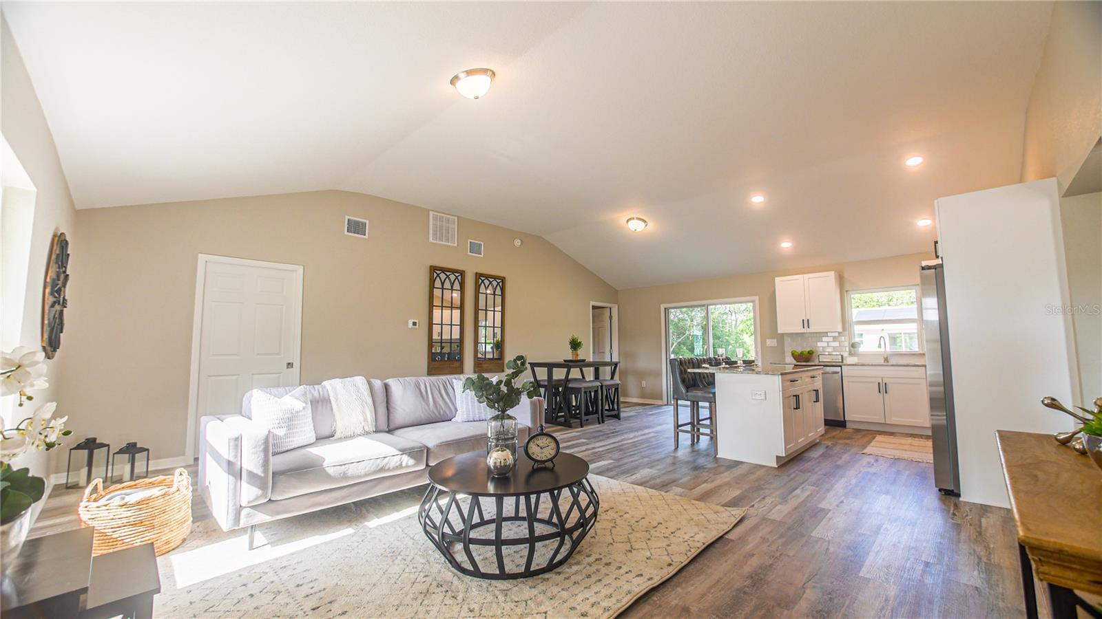 8193 - LAKE WEIR SHORES - Residential Lease