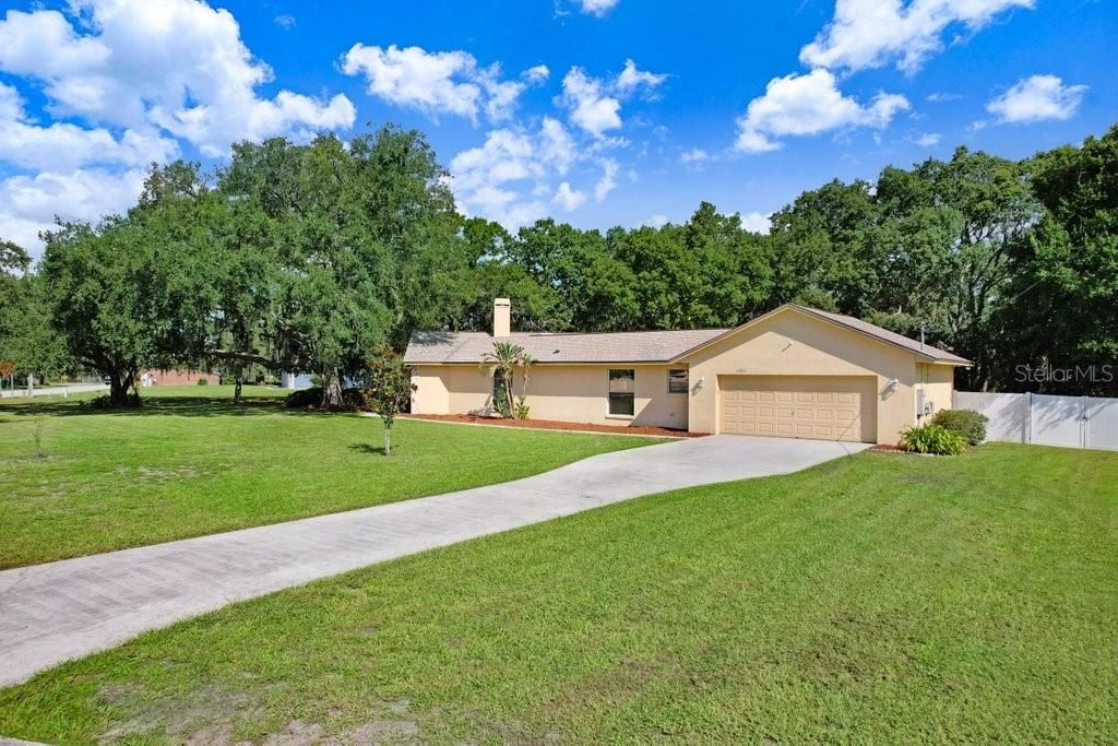 Photo of 11806 Shadow Run Boulevard, Riverview, FL 33569 (MLS # TB8411634)