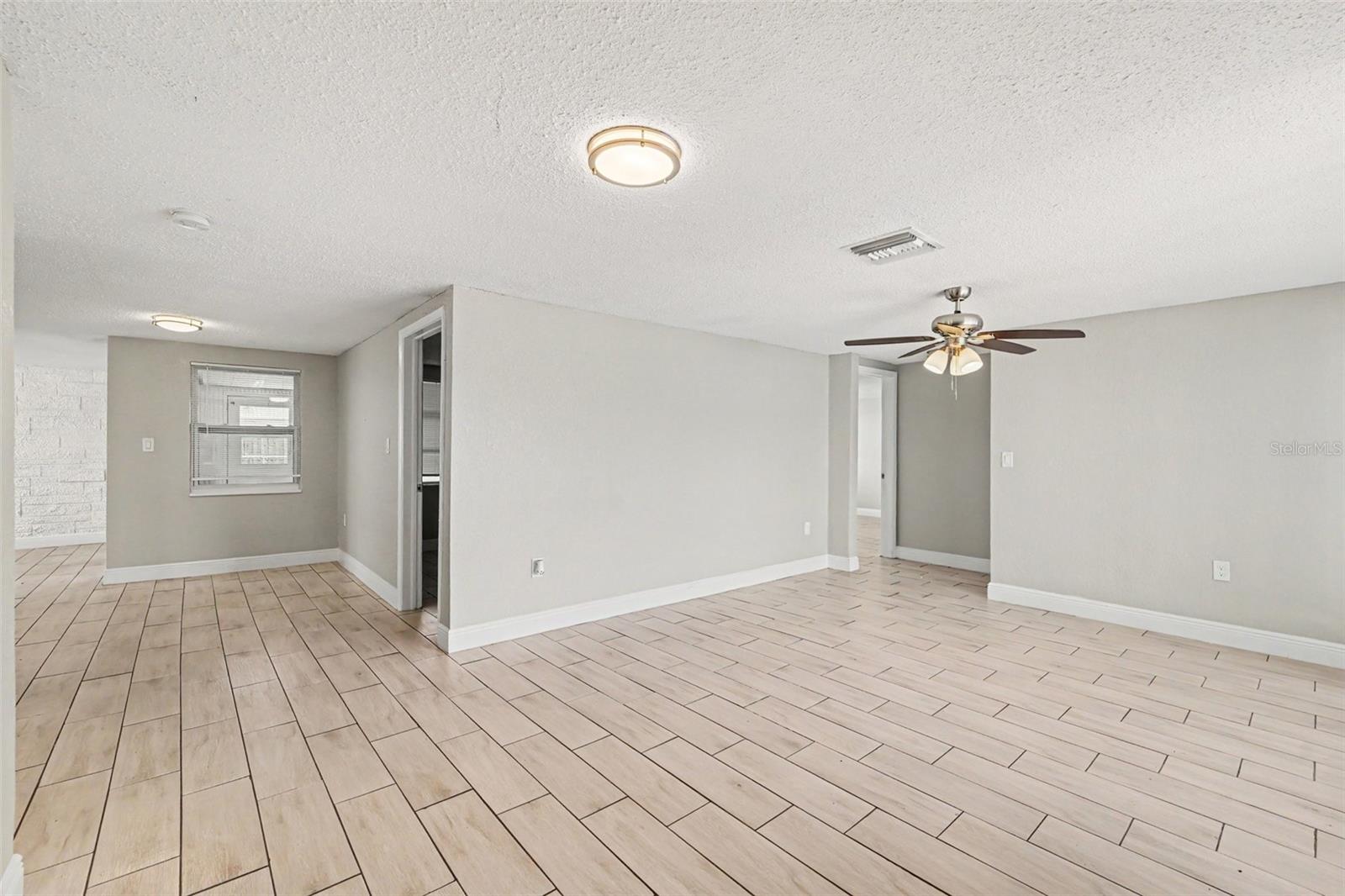 REGENCY PARK - Residential
