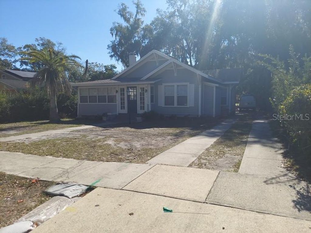 Photo of 616 W Howry Avenue, Deland, FL 32720 (MLS # R4910450)