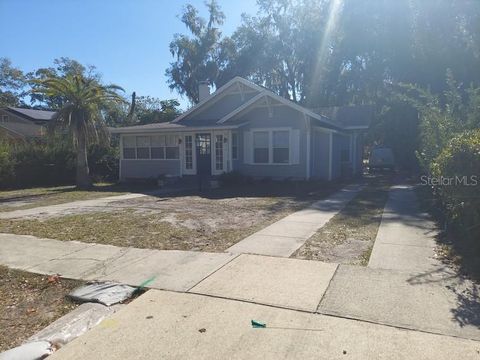 616 W HOWRY AVENUE DELAND FL 32720