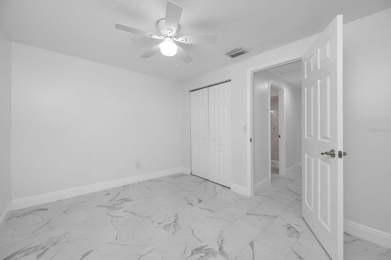 COUNTRY RUN UNIT II - Residential