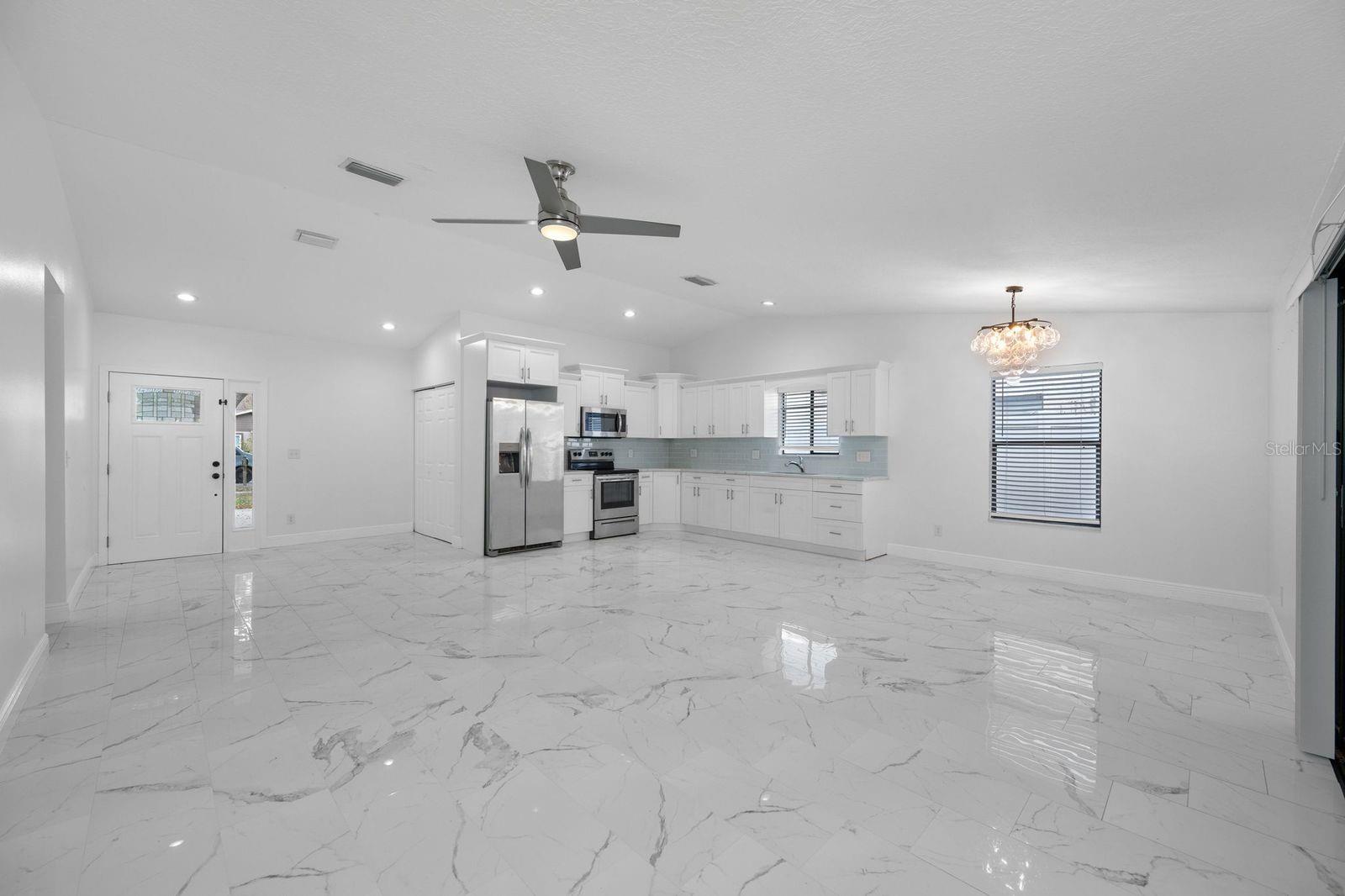 COUNTRY RUN UNIT II - Residential