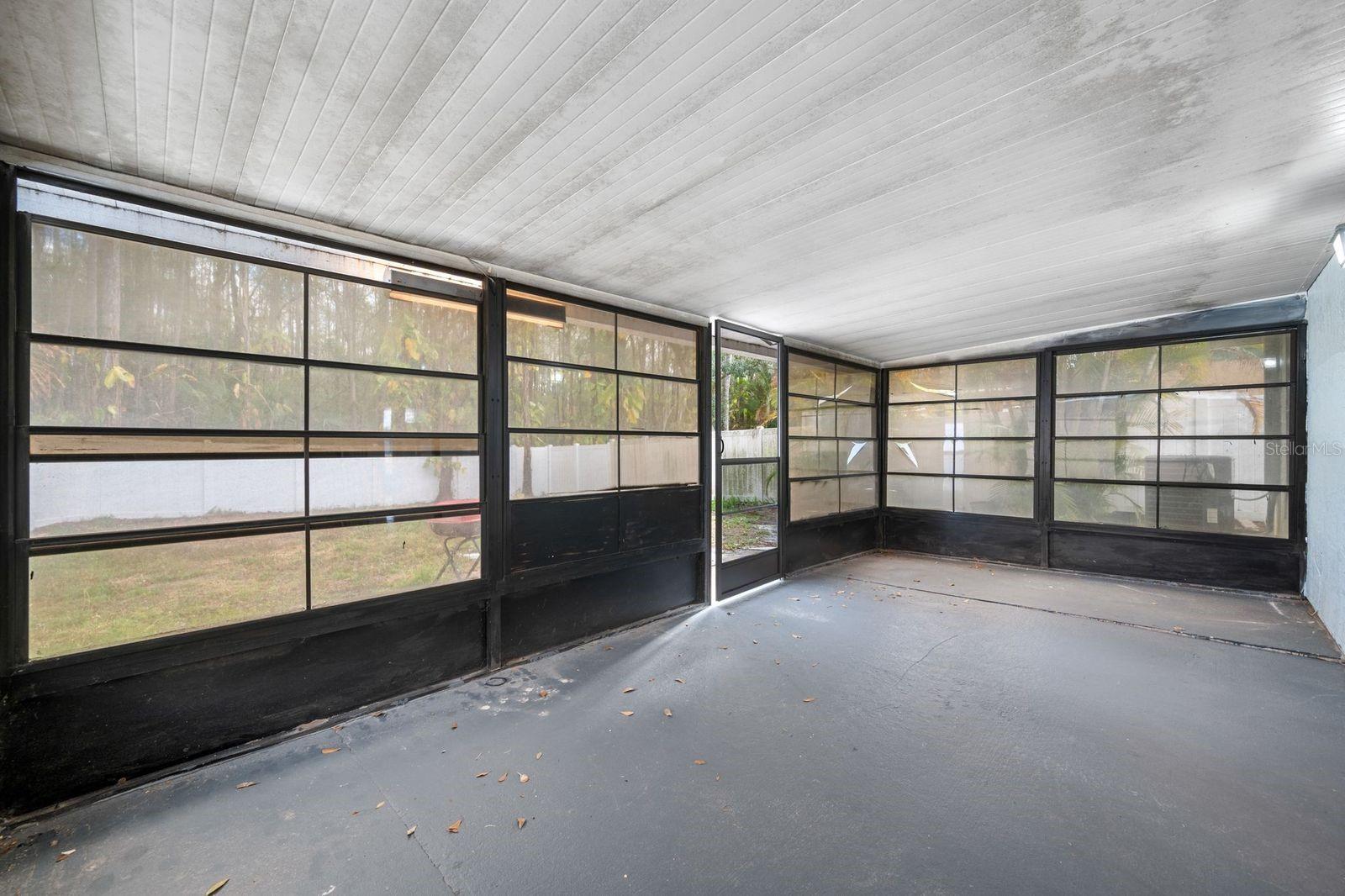 COUNTRY RUN UNIT II - Residential