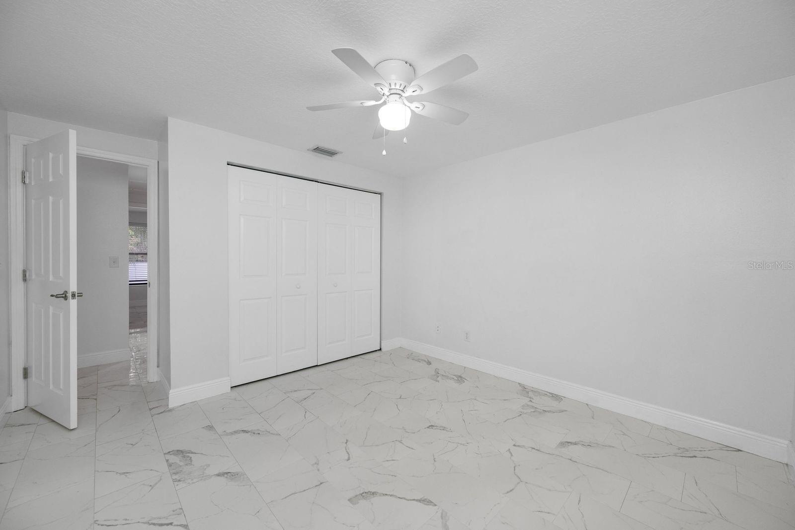 COUNTRY RUN UNIT II - Residential