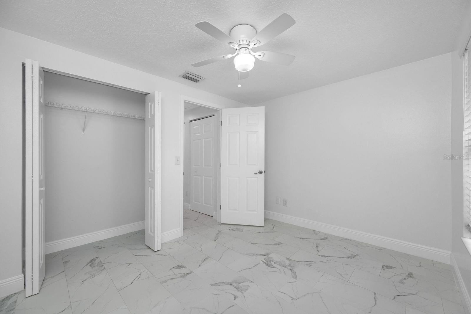 COUNTRY RUN UNIT II - Residential