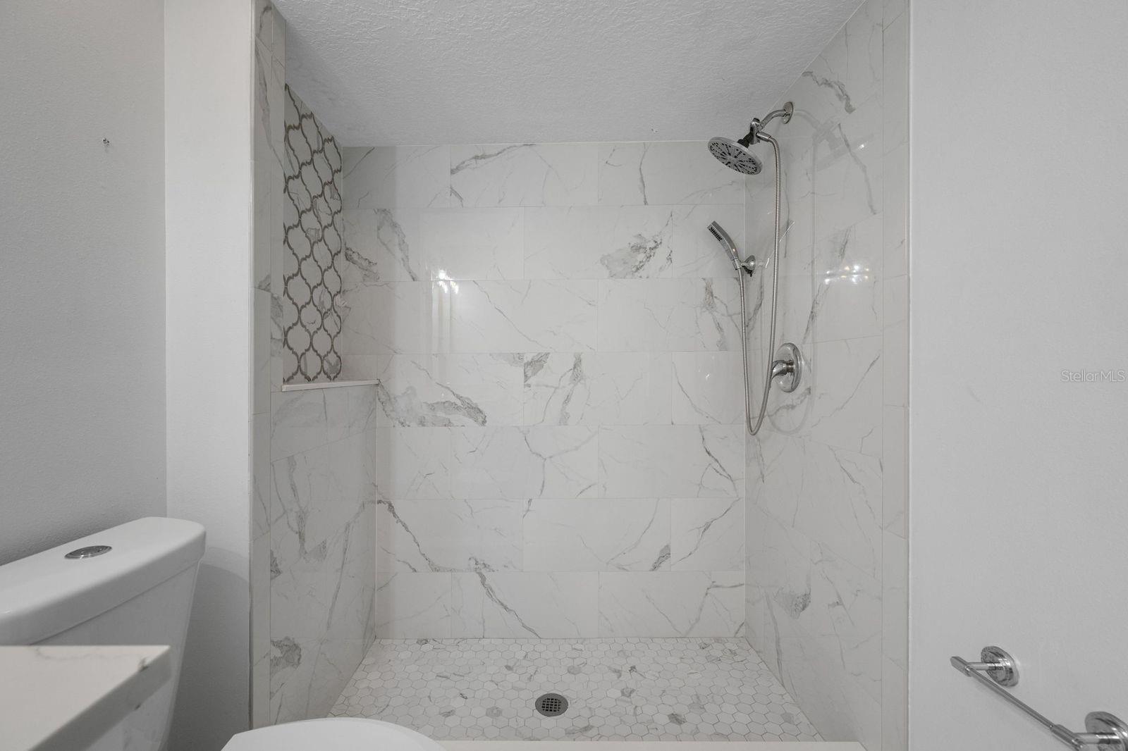 COUNTRY RUN UNIT II - Residential