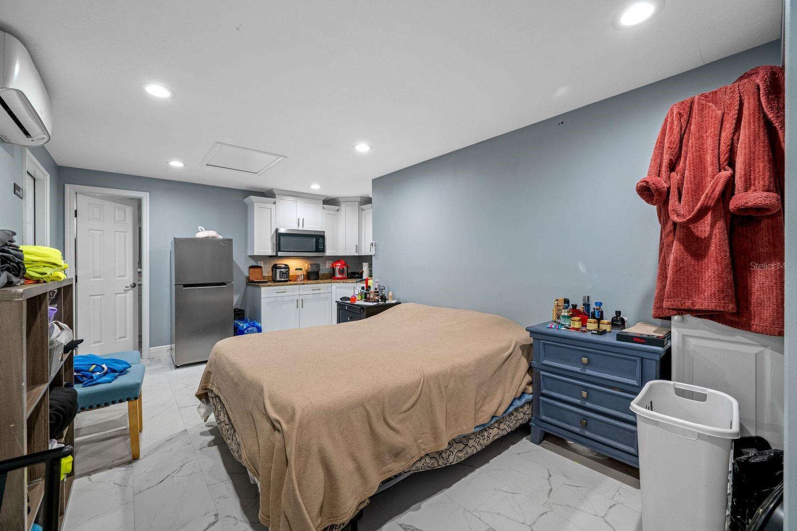 COUNTRY RUN UNIT II - Residential