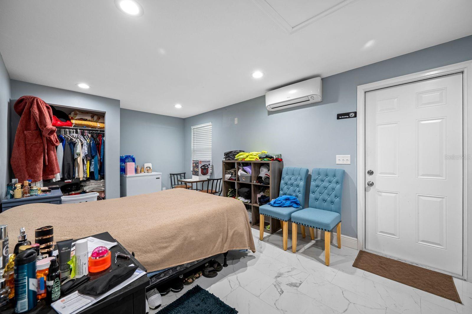 COUNTRY RUN UNIT II - Residential