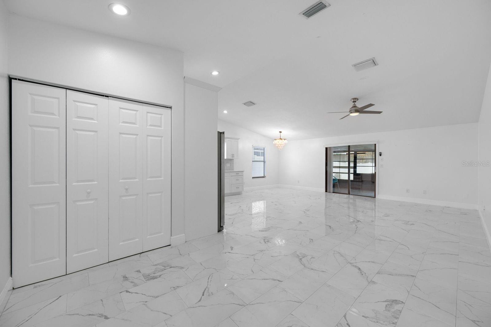 COUNTRY RUN UNIT II - Residential