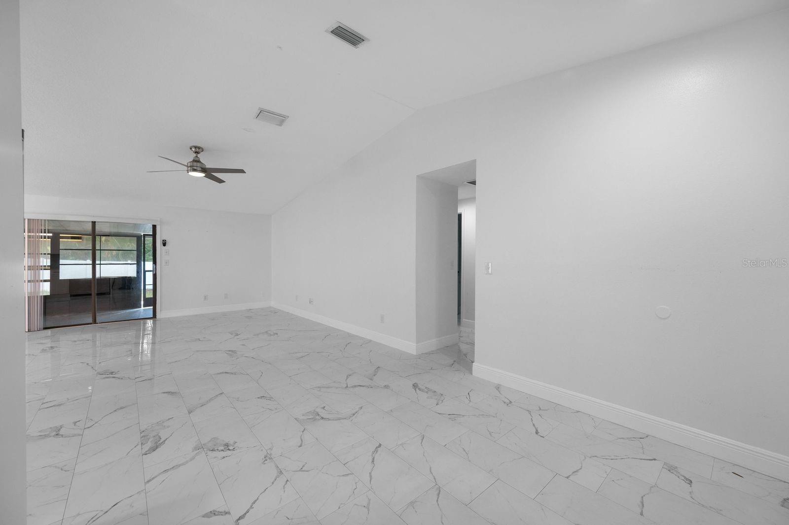 COUNTRY RUN UNIT II - Residential