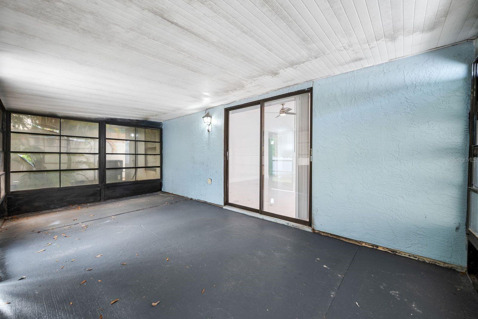 COUNTRY RUN UNIT II - Residential