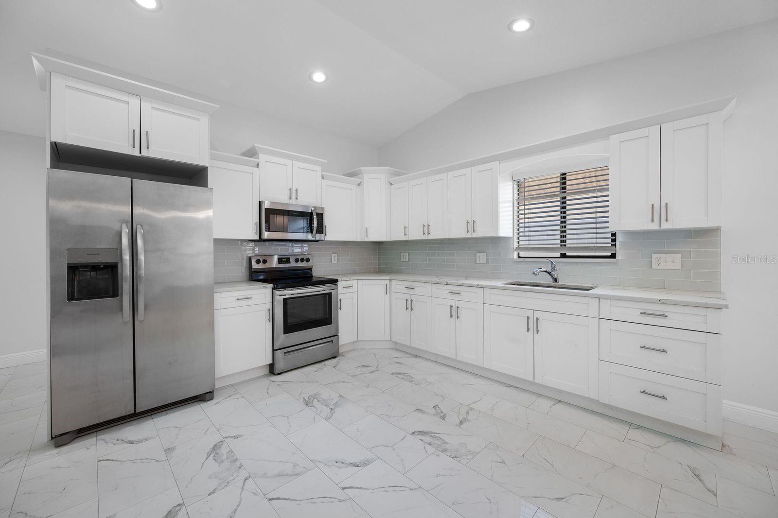 COUNTRY RUN UNIT II - Residential