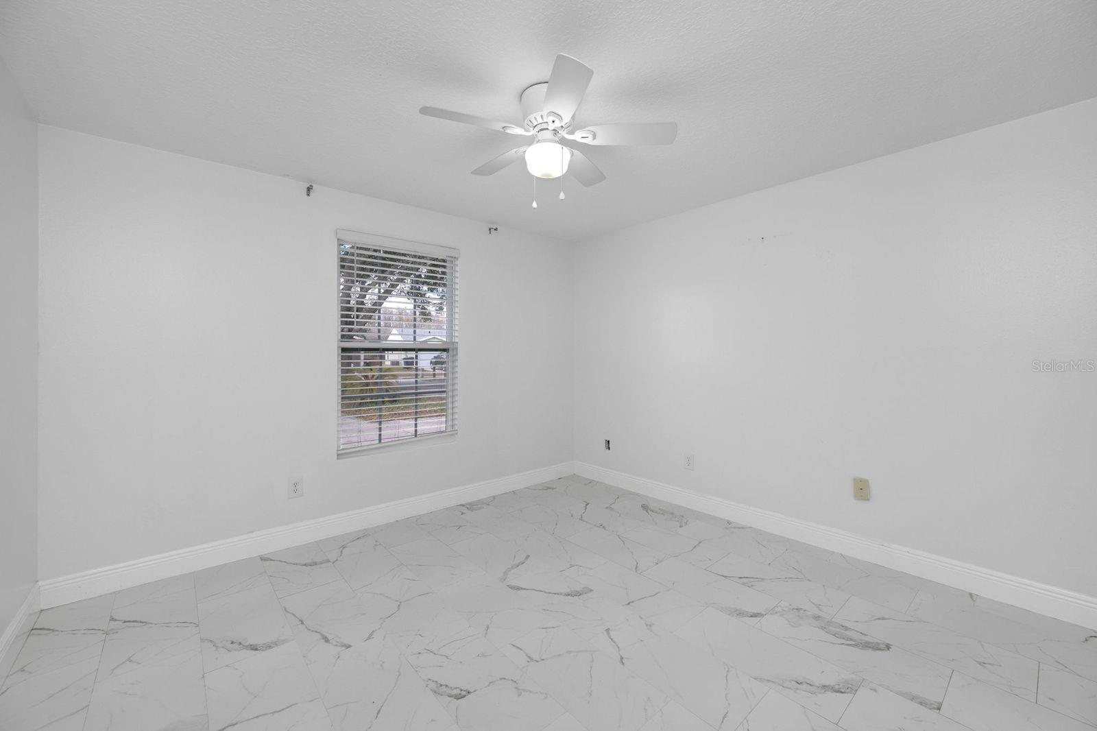 COUNTRY RUN UNIT II - Residential