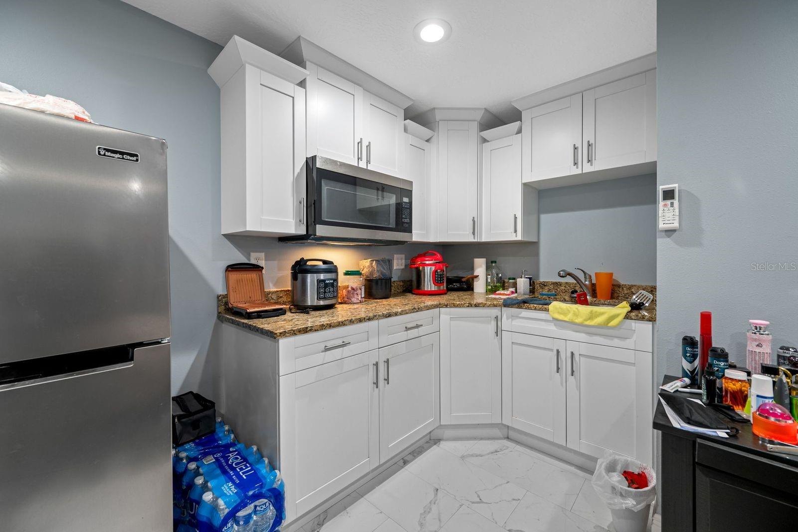 COUNTRY RUN UNIT II - Residential