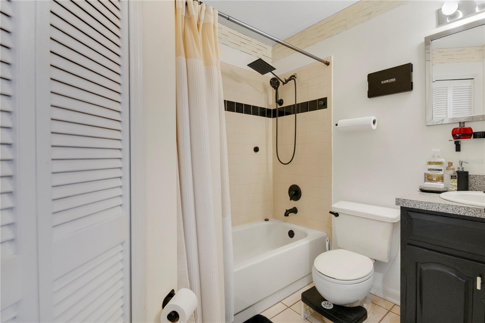 DAVENPORT LAKES PH 2 - Residential Lease