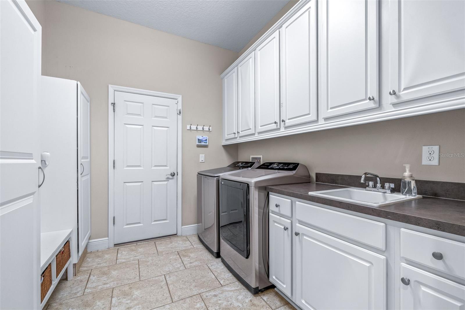 SEVEN OAKS - Residential