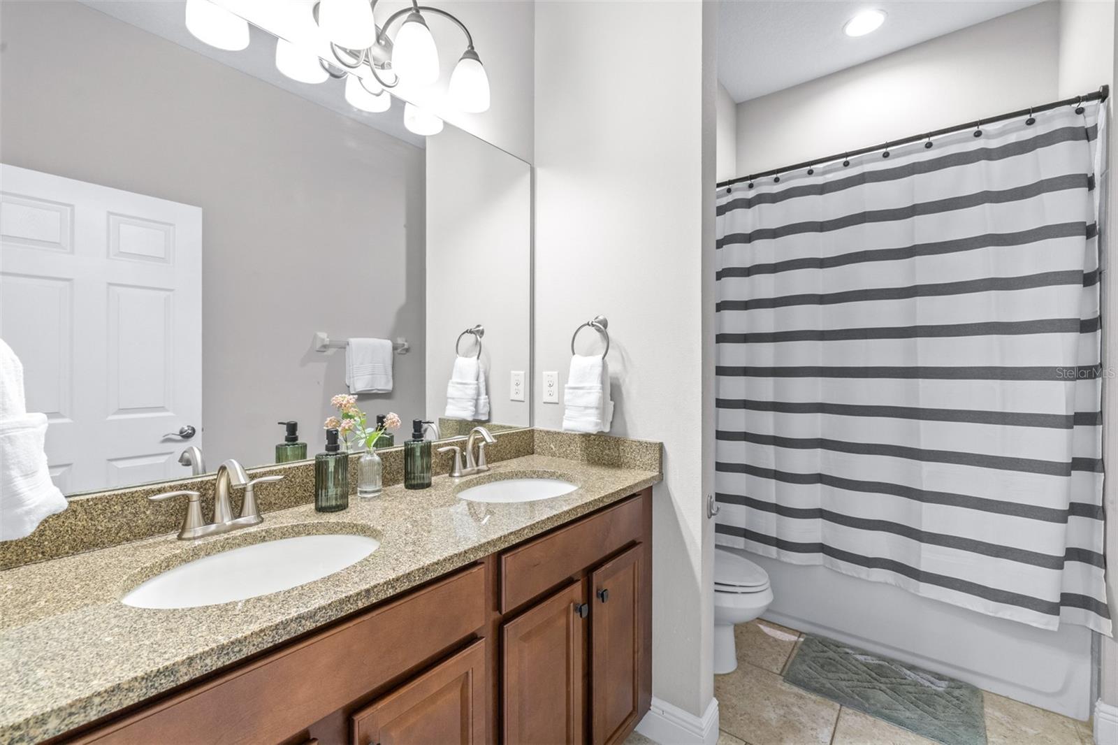 SEVEN OAKS - Residential