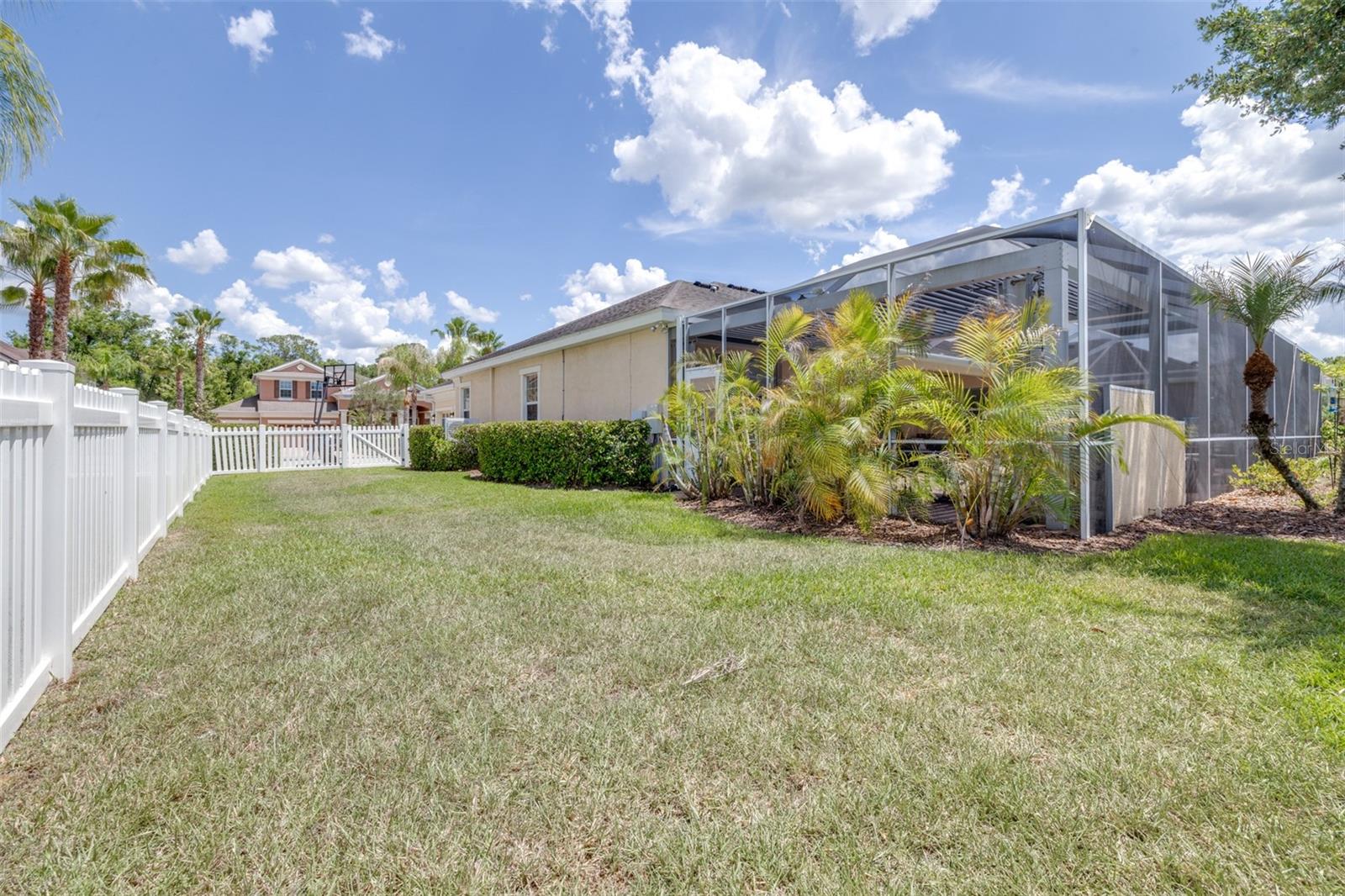 SEVEN OAKS - Residential