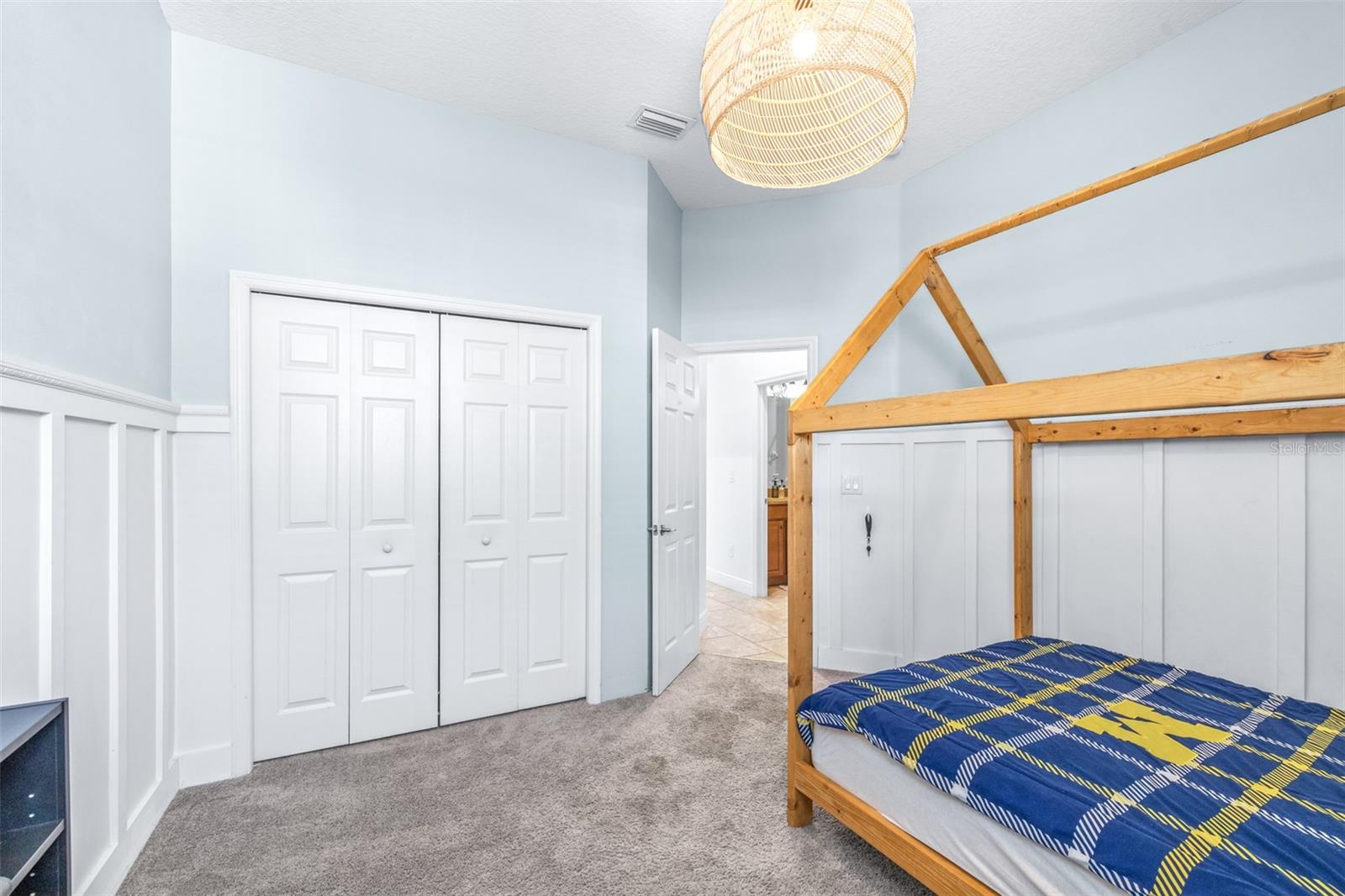 SEVEN OAKS - Residential