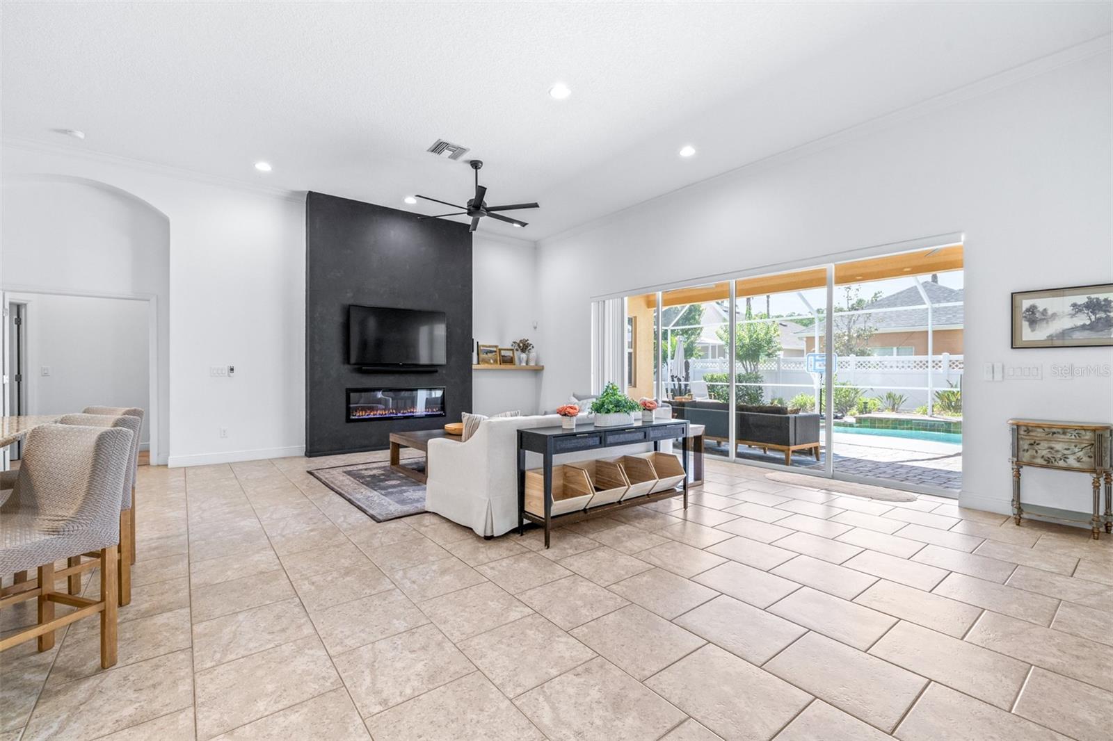 SEVEN OAKS - Residential