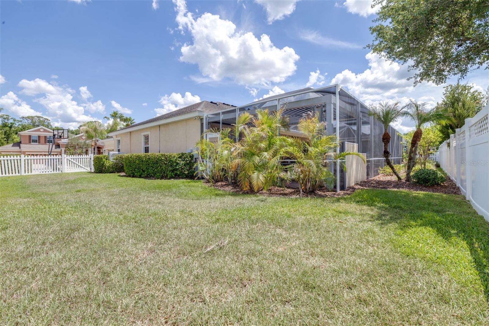 SEVEN OAKS - Residential