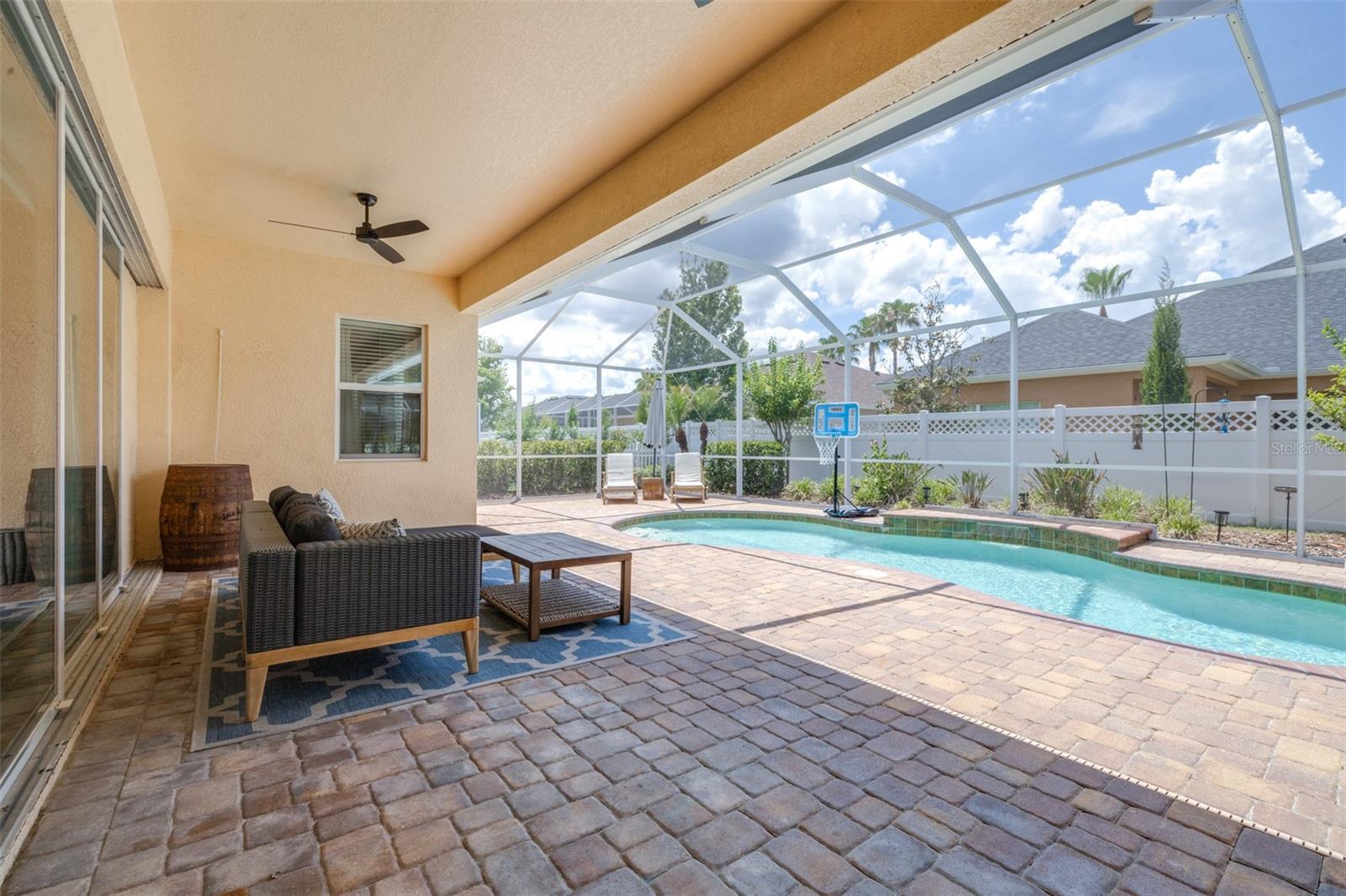 SEVEN OAKS - Residential