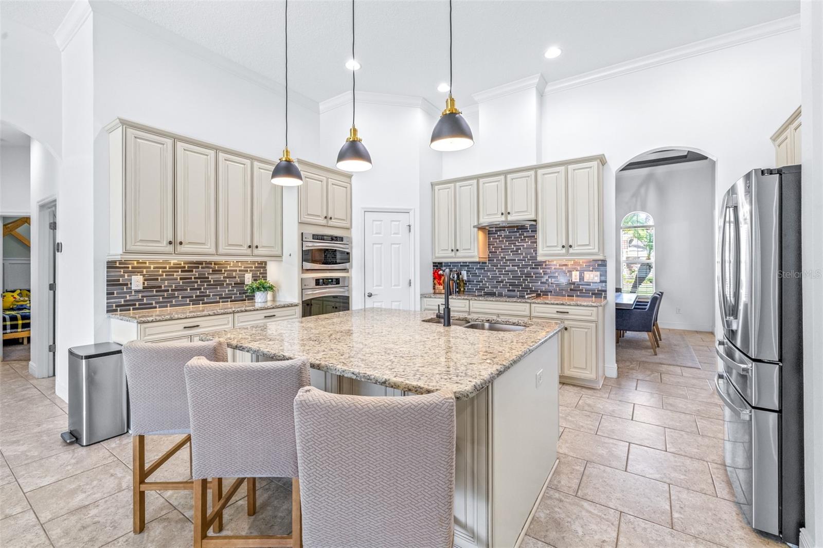 SEVEN OAKS - Residential