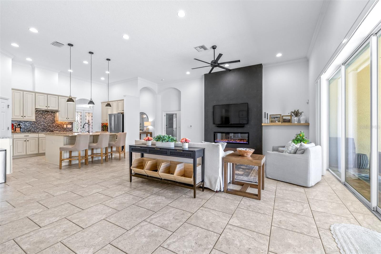 SEVEN OAKS - Residential