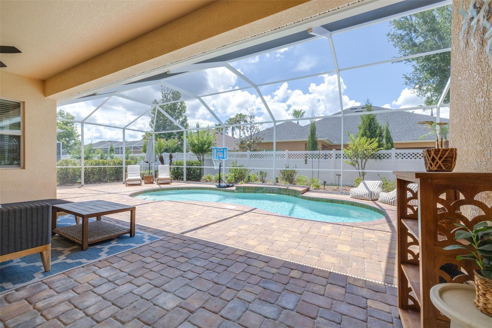 SEVEN OAKS - Residential