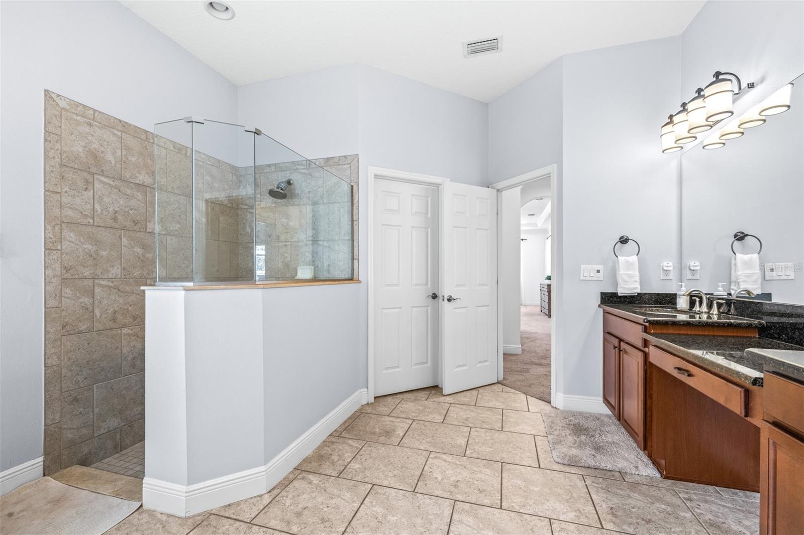 SEVEN OAKS - Residential