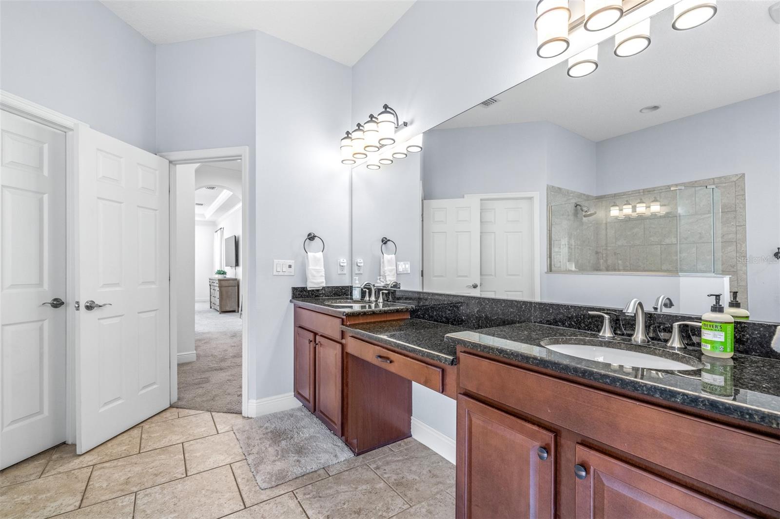 SEVEN OAKS - Residential