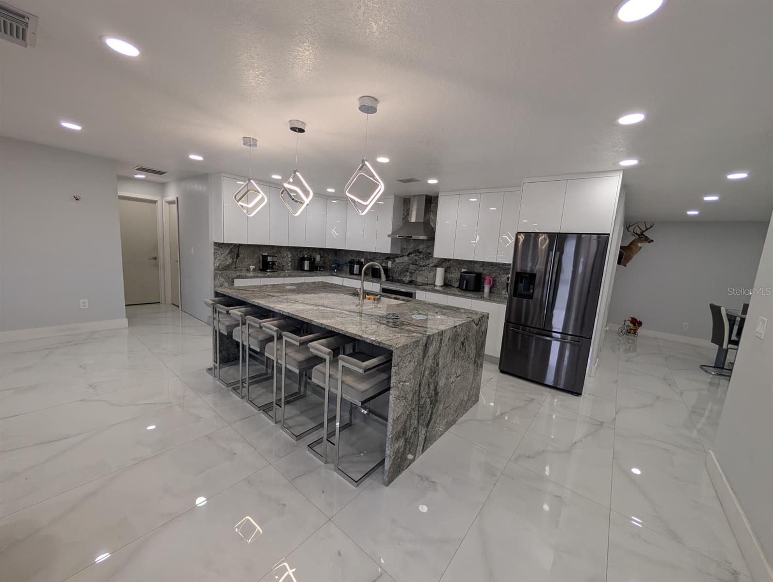 718 PARK MANOR DRIVE