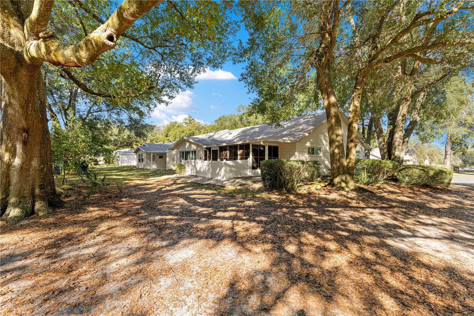 ON TOP OF THE WORLD - Residential