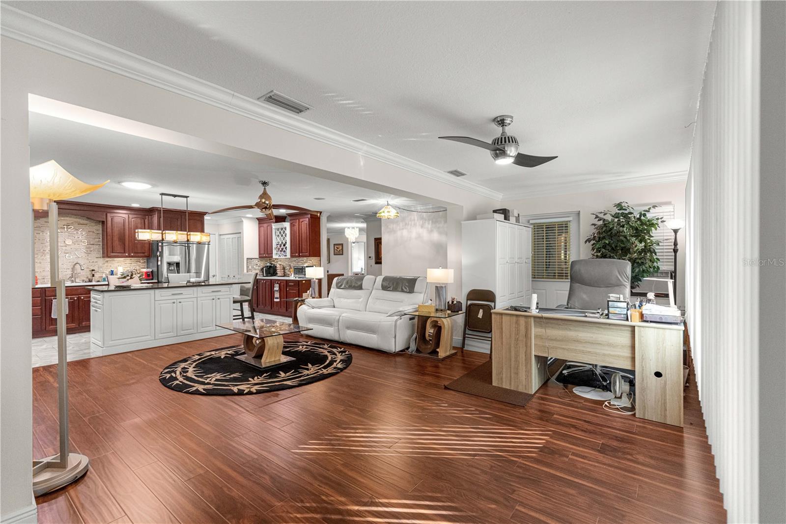 ON TOP OF THE WORLD - Residential