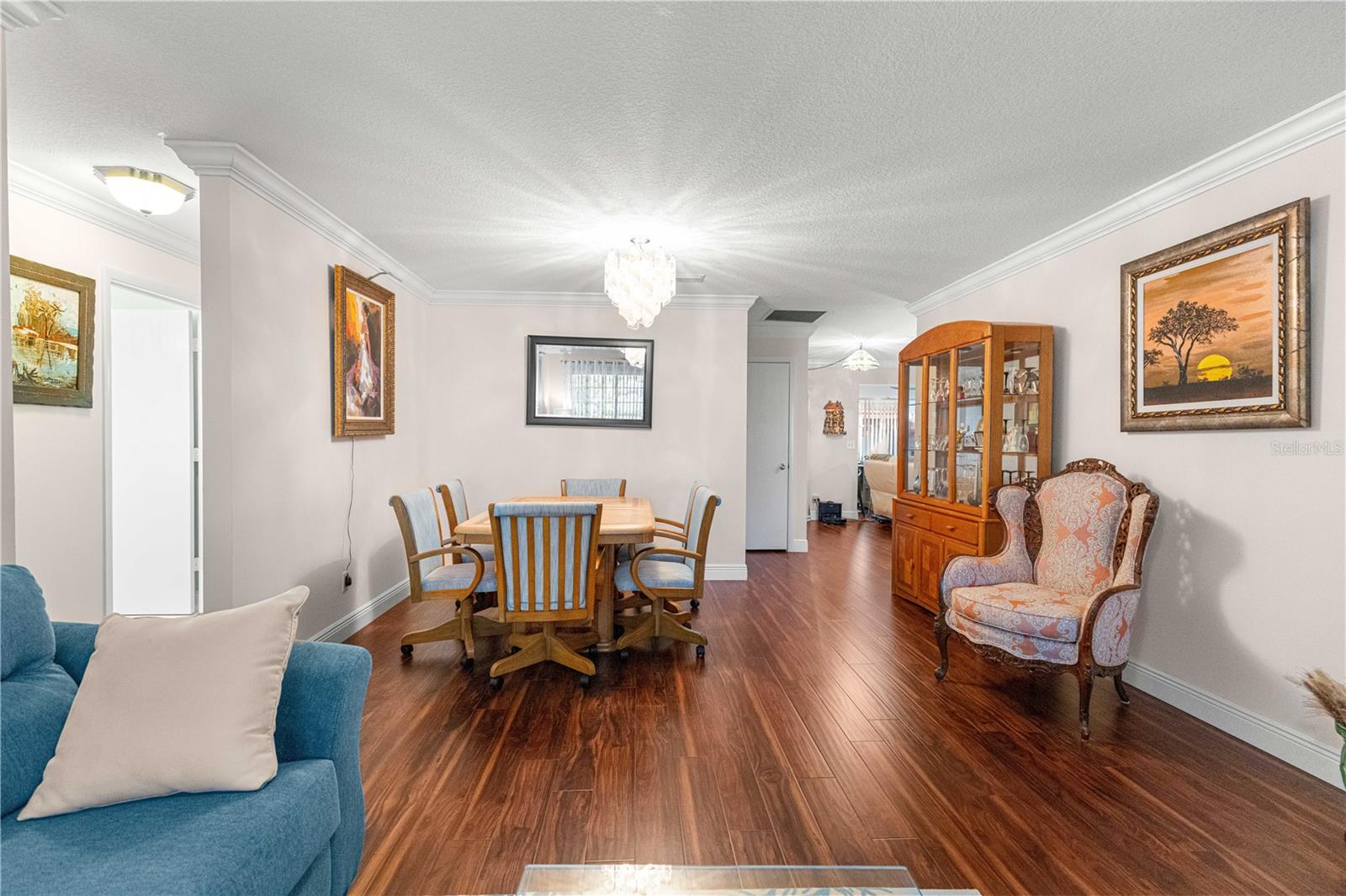 ON TOP OF THE WORLD - Residential